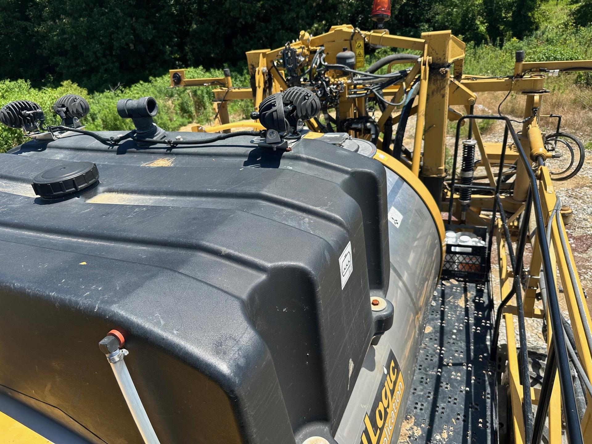 2019 RoGator RG1100C