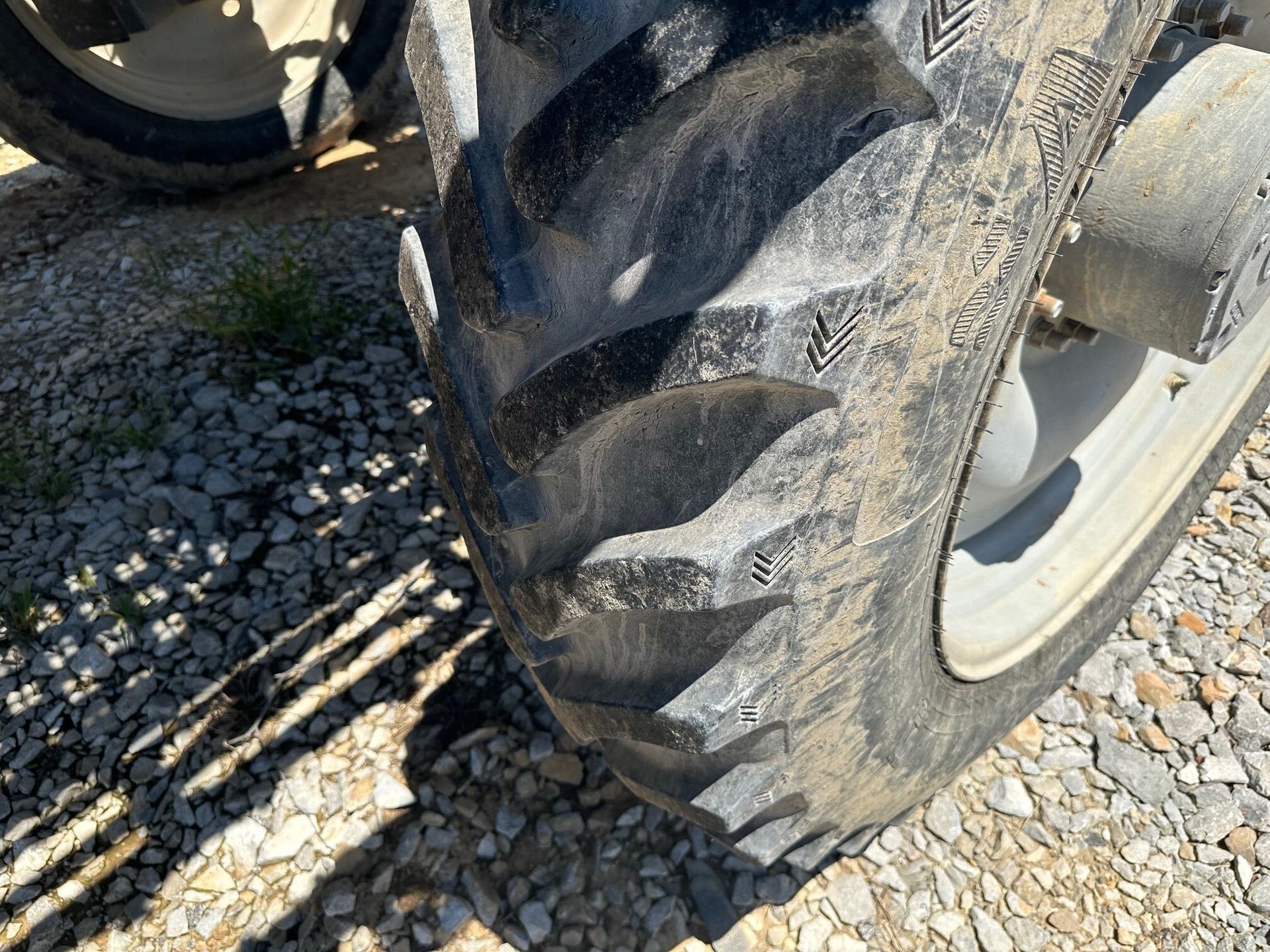 2019 RoGator RG1100C