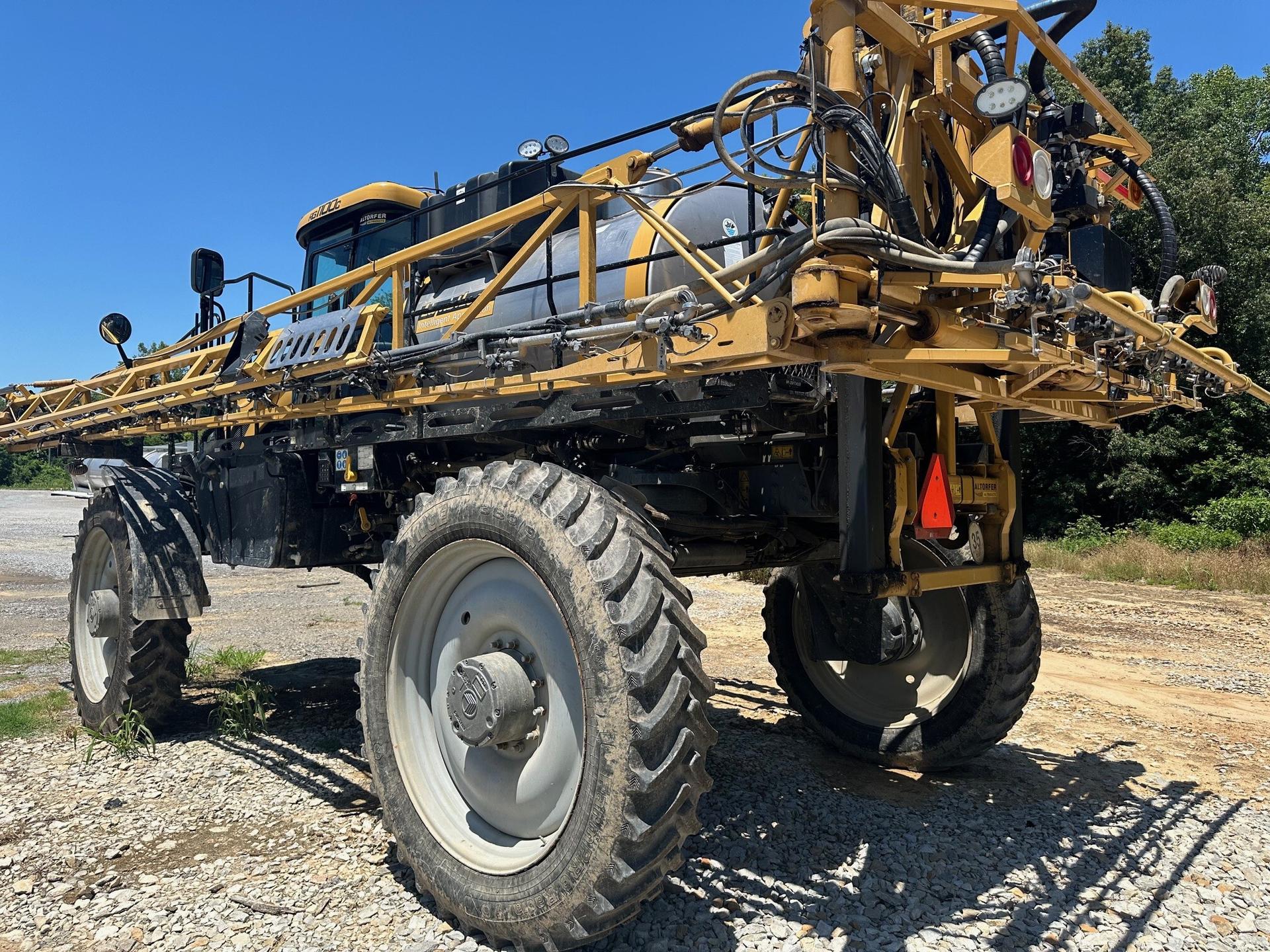 2019 RoGator RG1100C