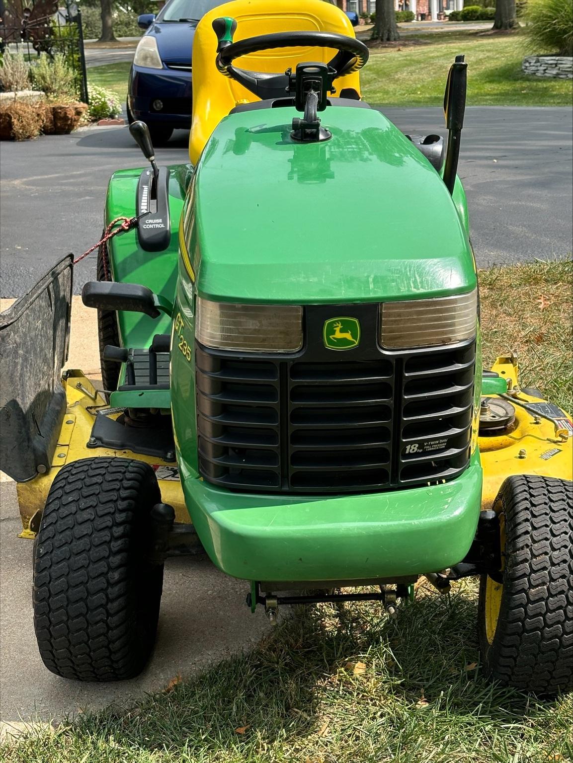 2002 John Deere GT235