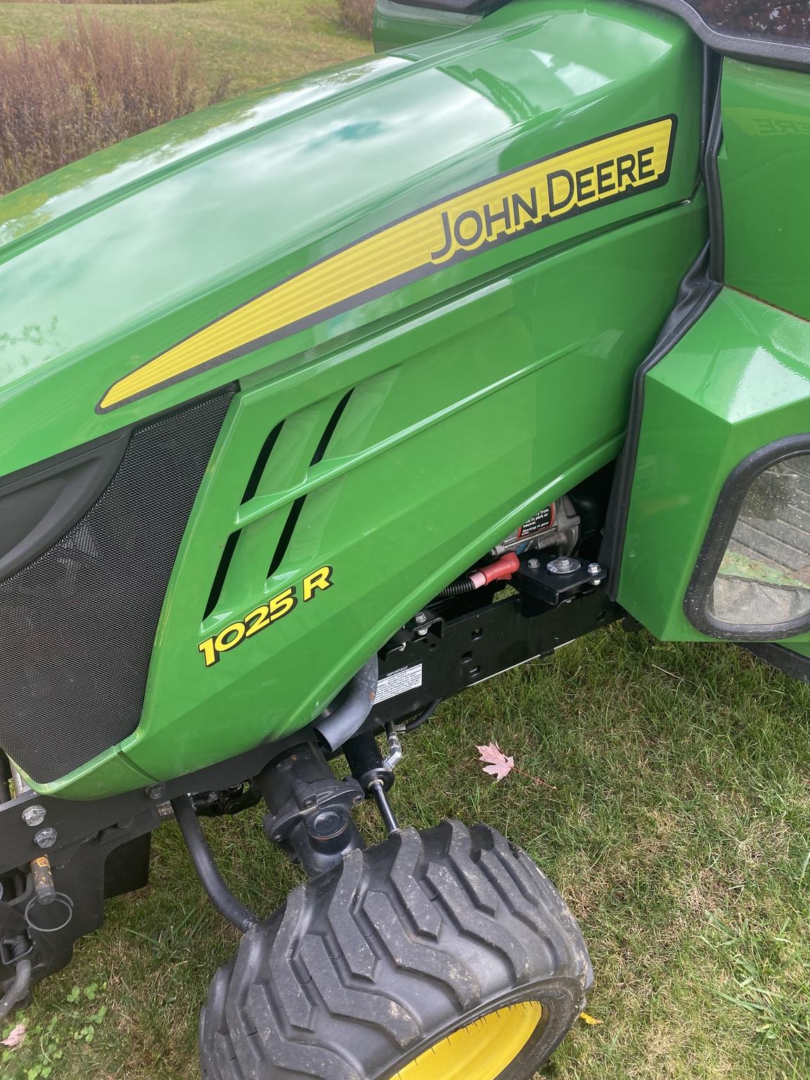 2017 John Deere 1025R