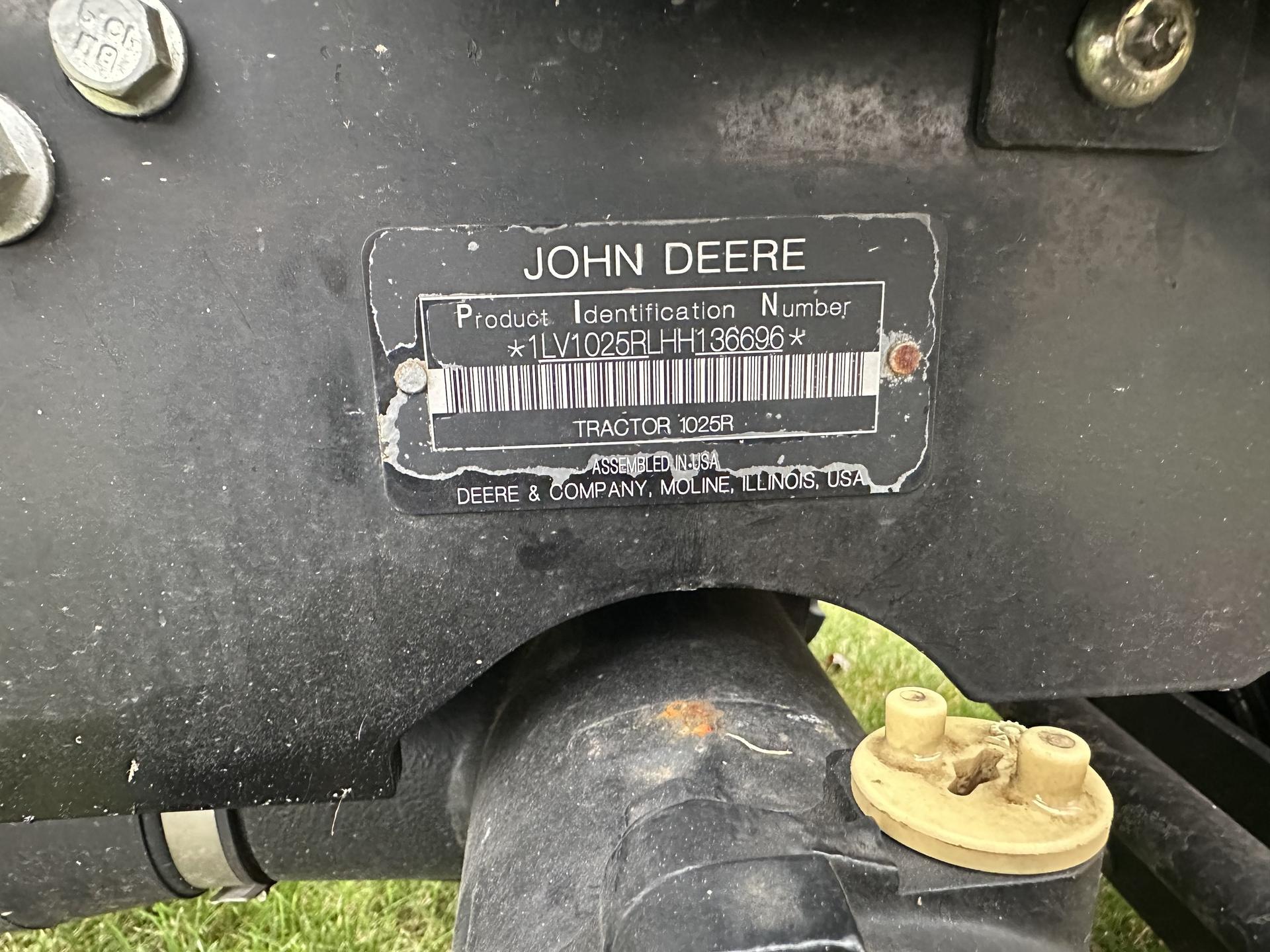 2017 John Deere 1025R