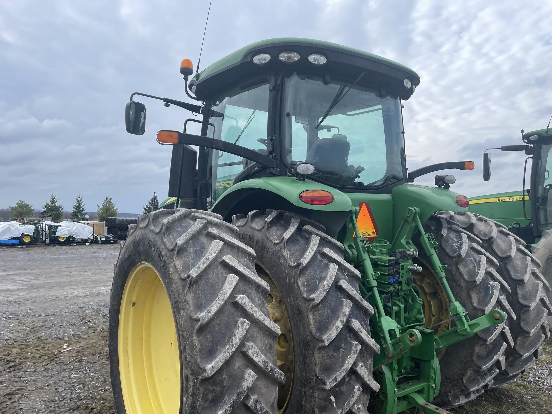 2012 John Deere 7200R