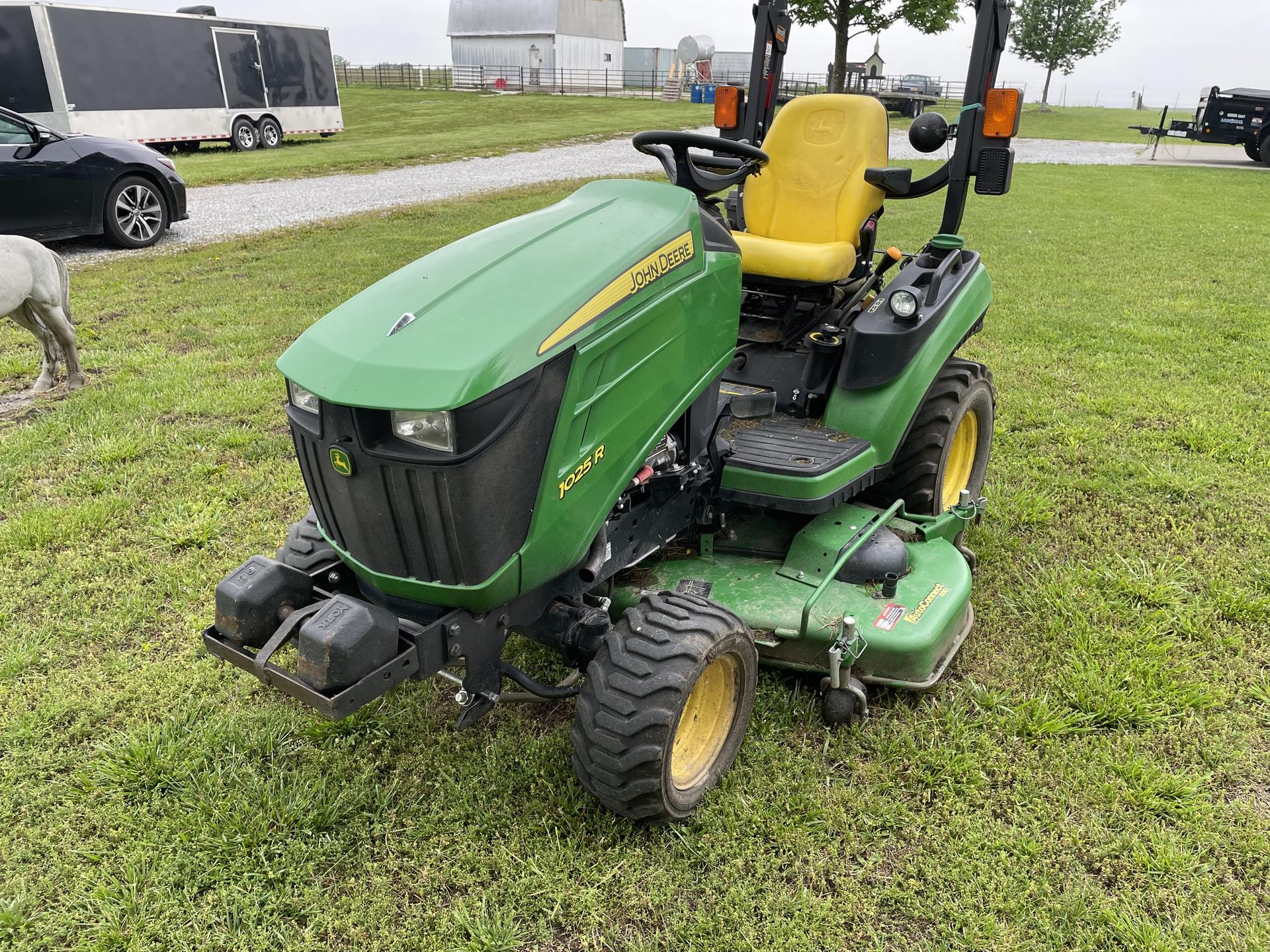 2016 John Deere 1025R