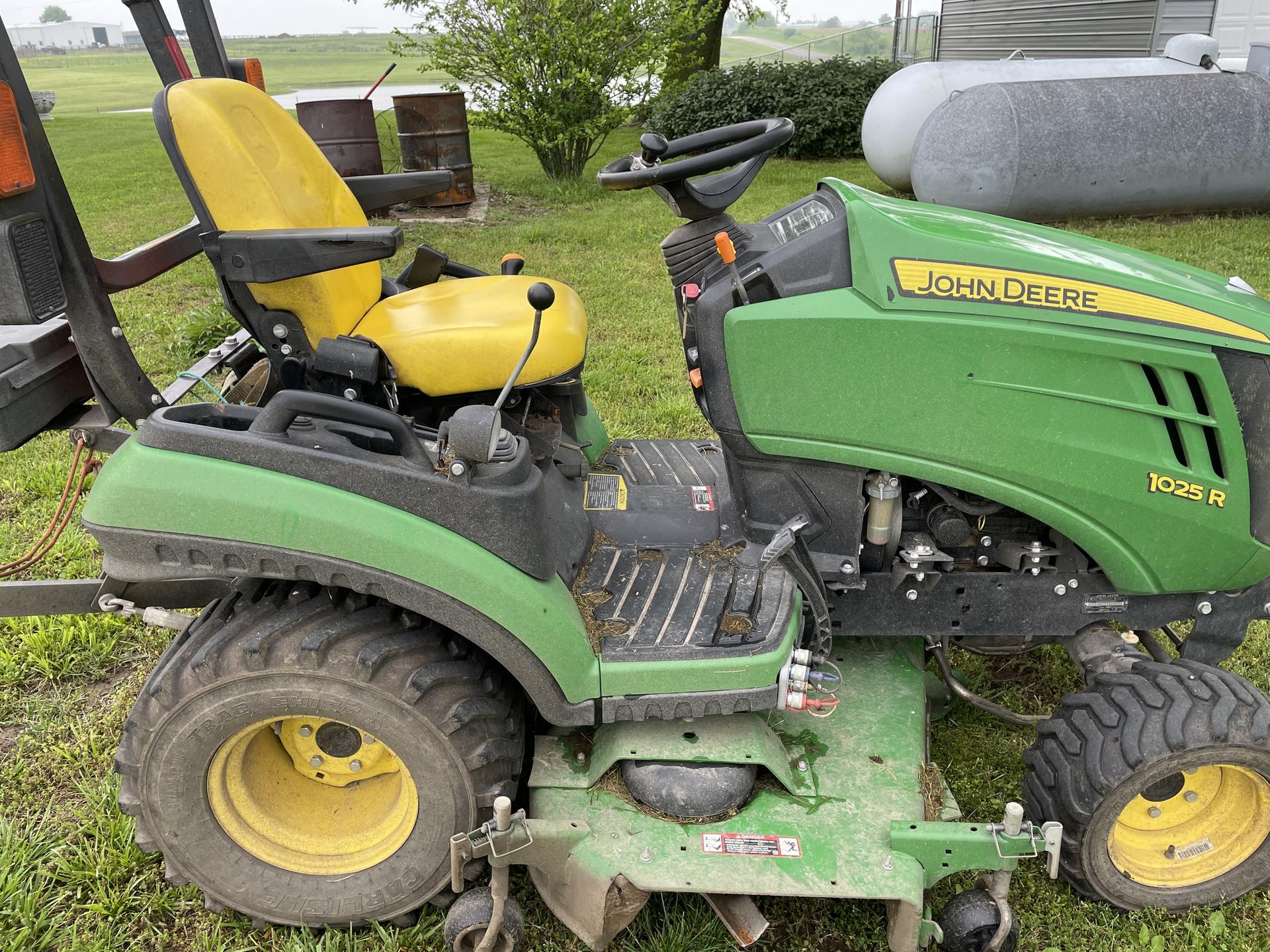 2016 John Deere 1025R