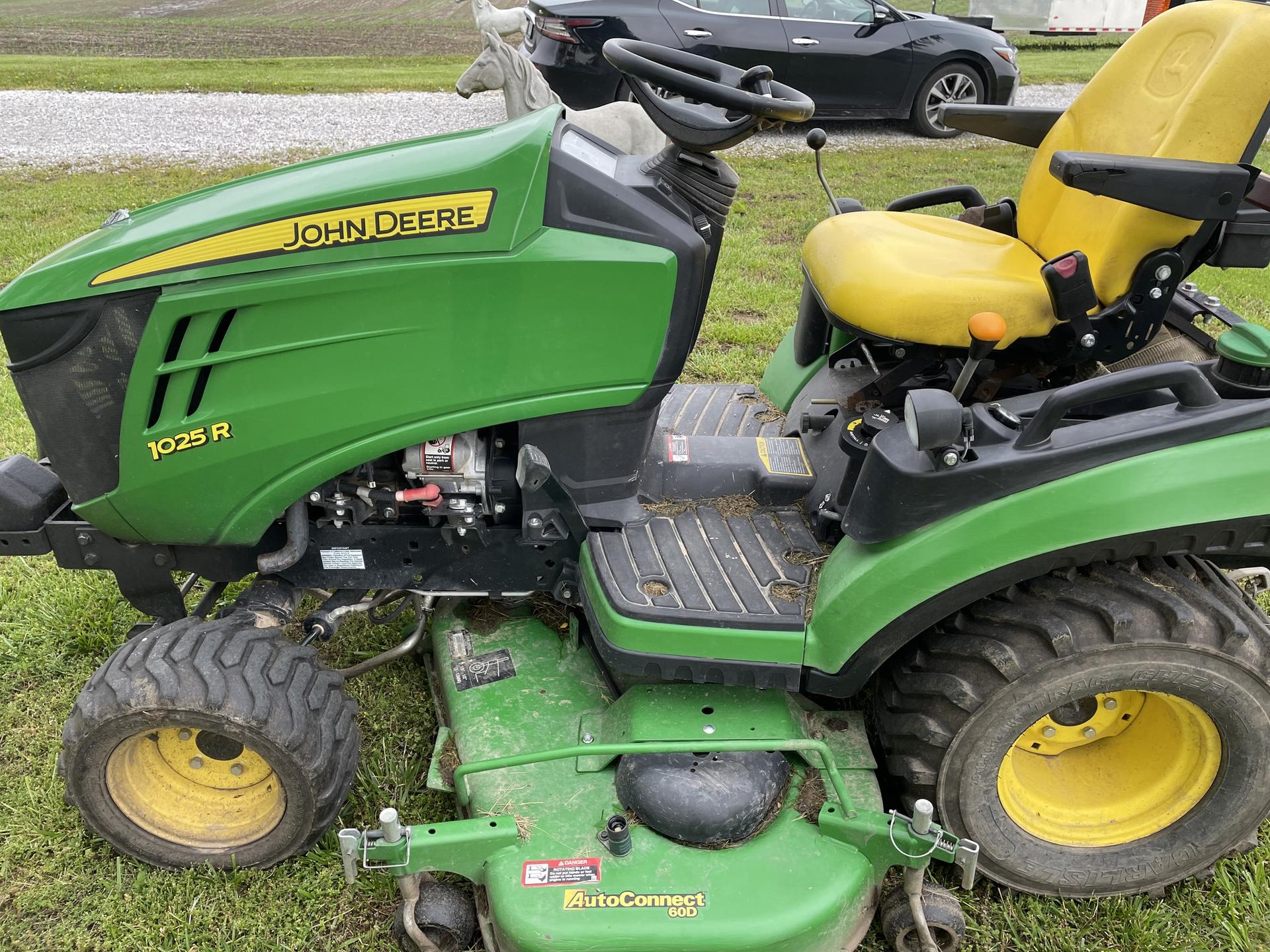 2016 John Deere 1025R