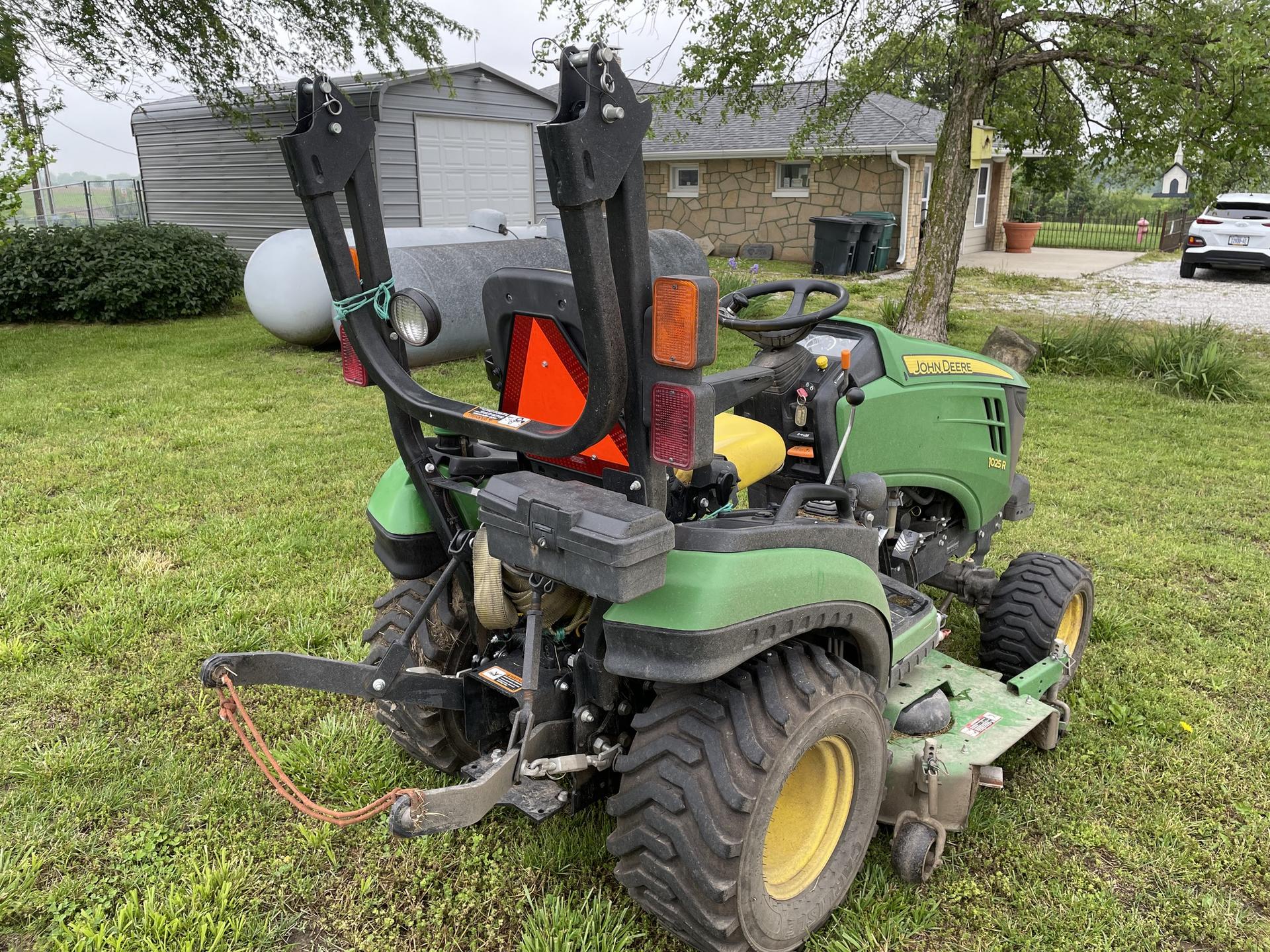 2016 John Deere 1025R