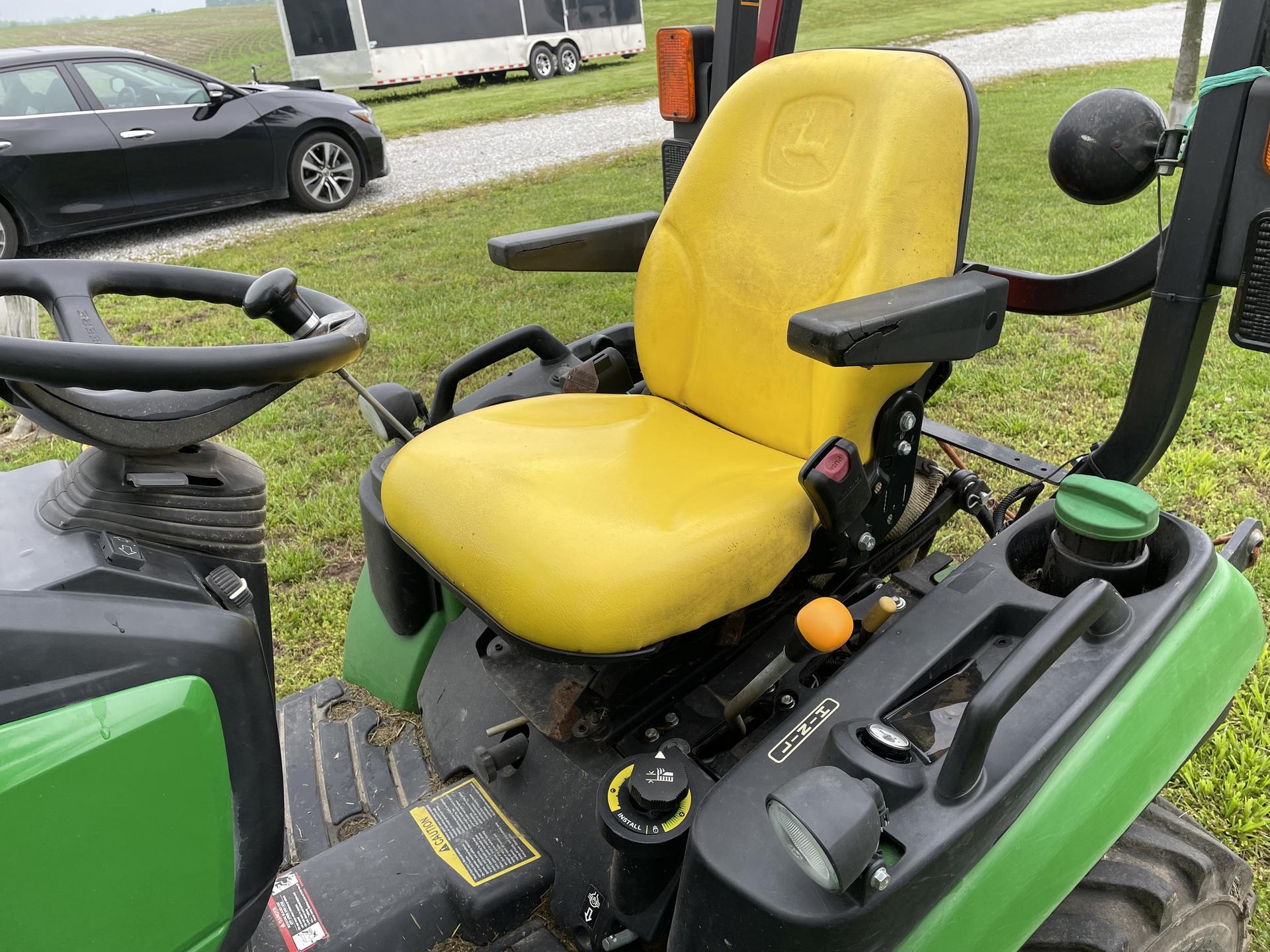 2016 John Deere 1025R