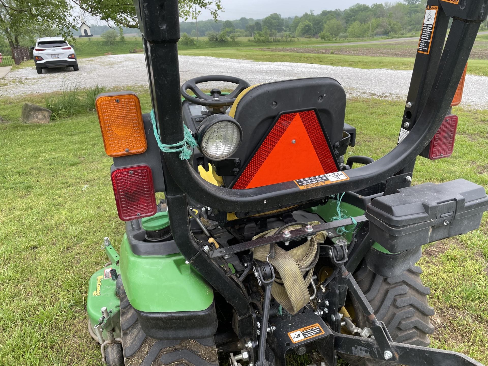 2016 John Deere 1025R