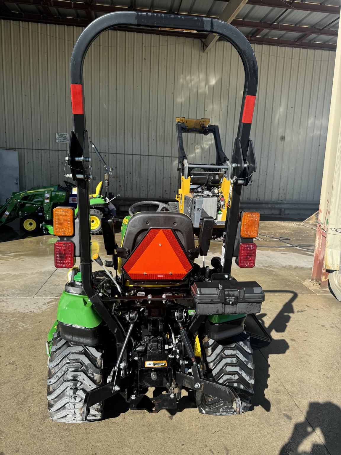 2016 John Deere 1025R