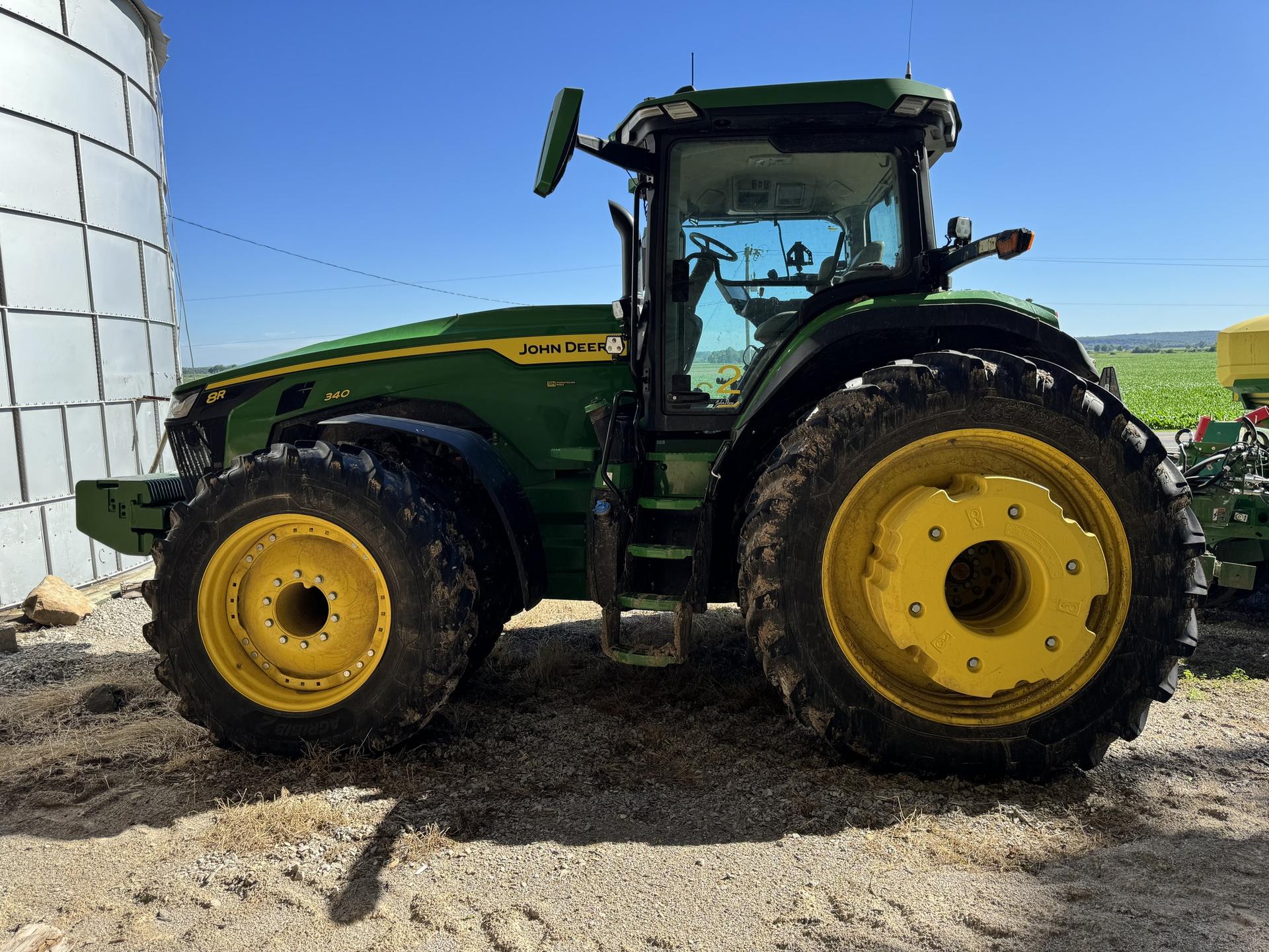 2023 John Deere 8R 340