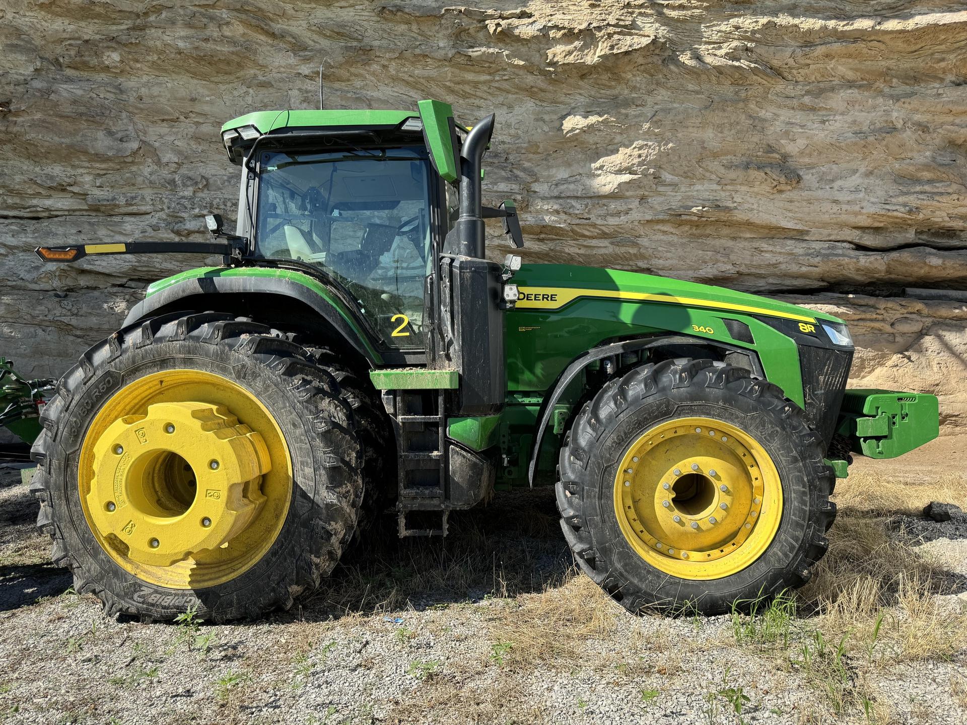 2023 John Deere 8R 340