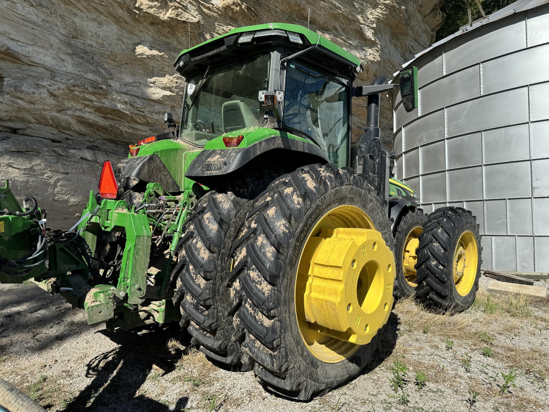 2023 John Deere 8R 340