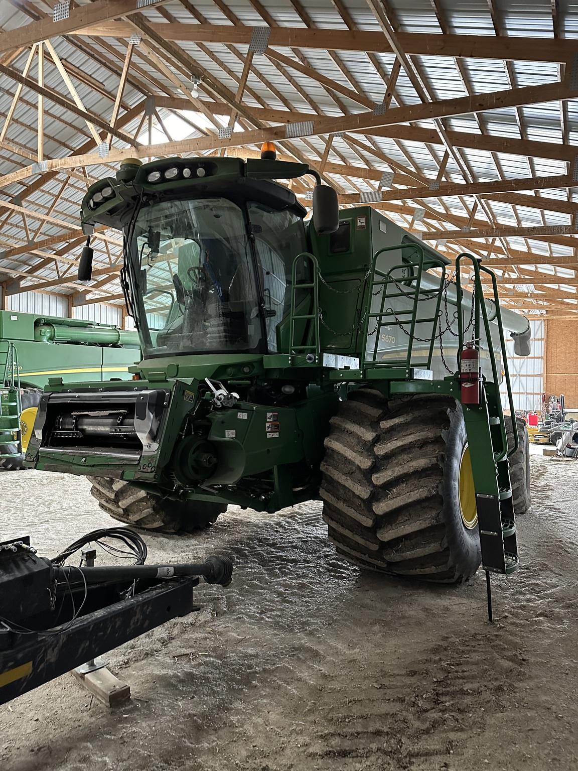 2017 John Deere S670