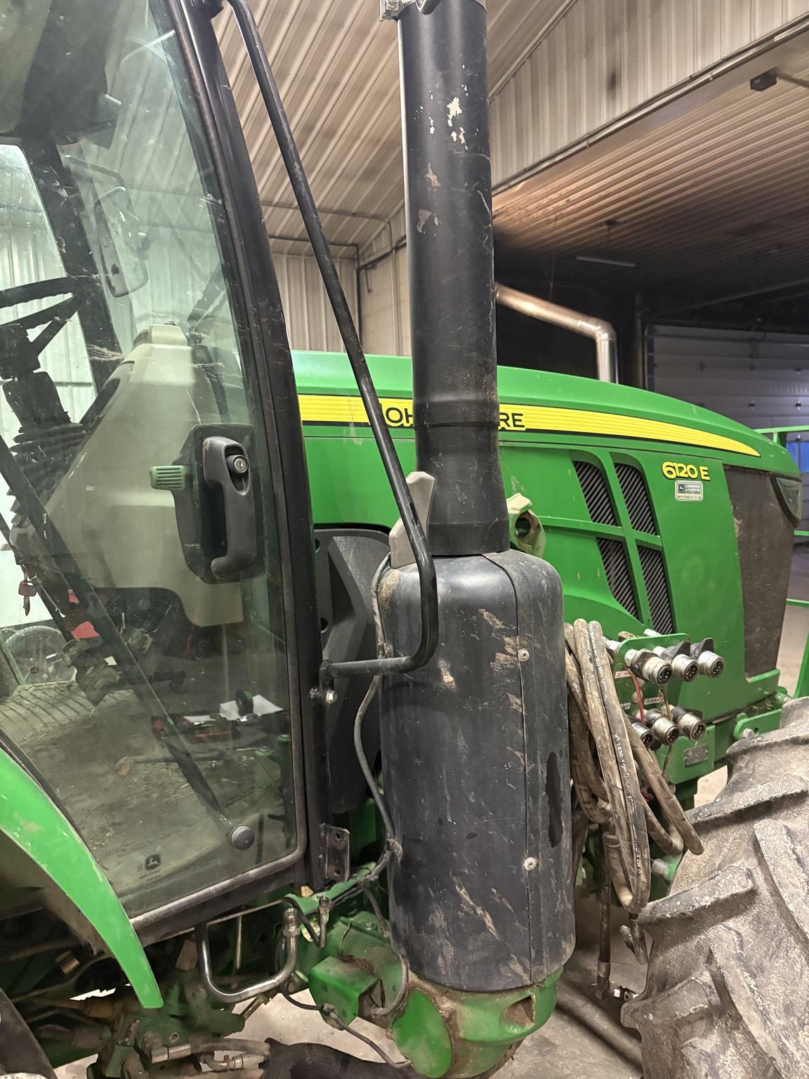 2016 John Deere 6120E Image