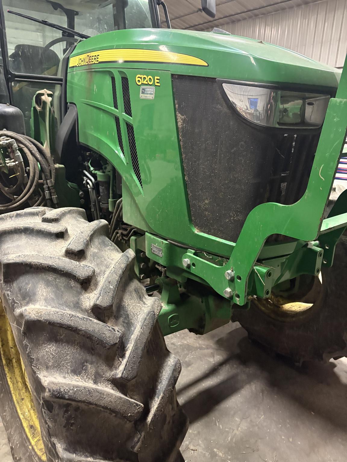 2016 John Deere 6120E Image