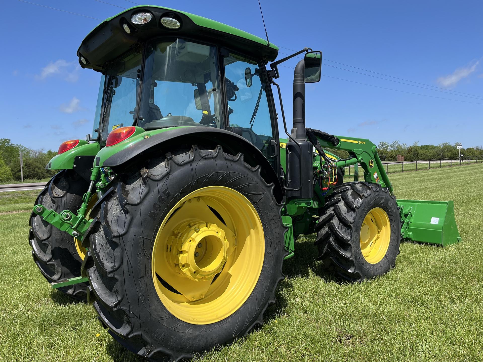 2022 John Deere 5125M