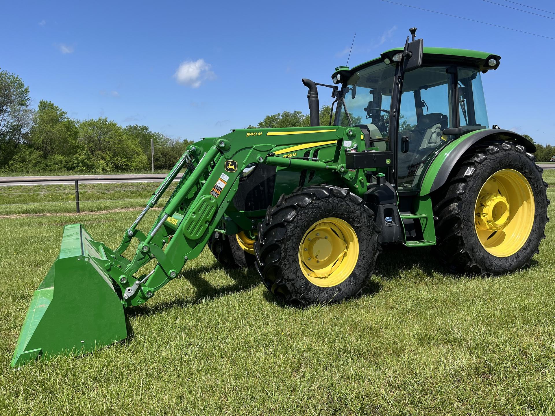 2022 John Deere 5125M