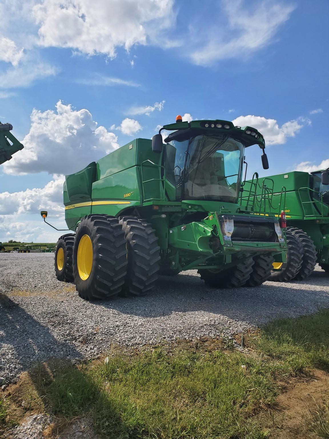 2013 John Deere S690