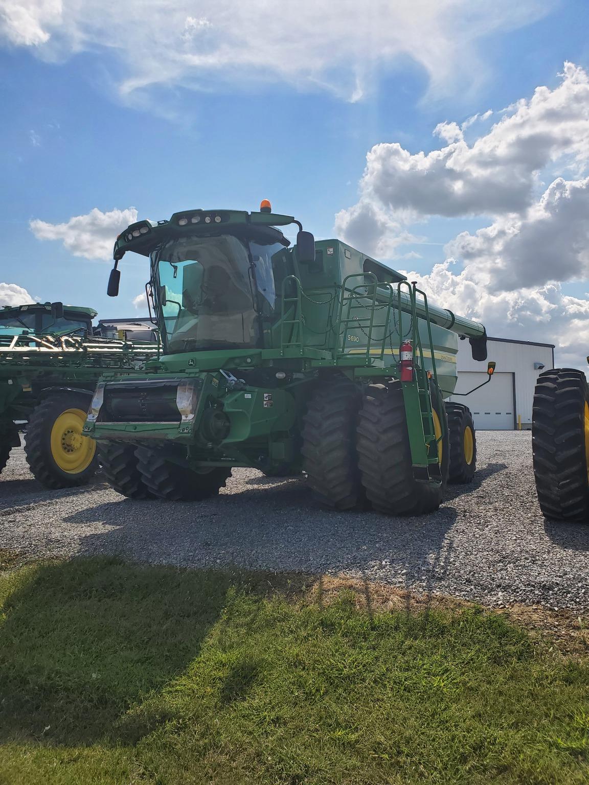 2013 John Deere S690