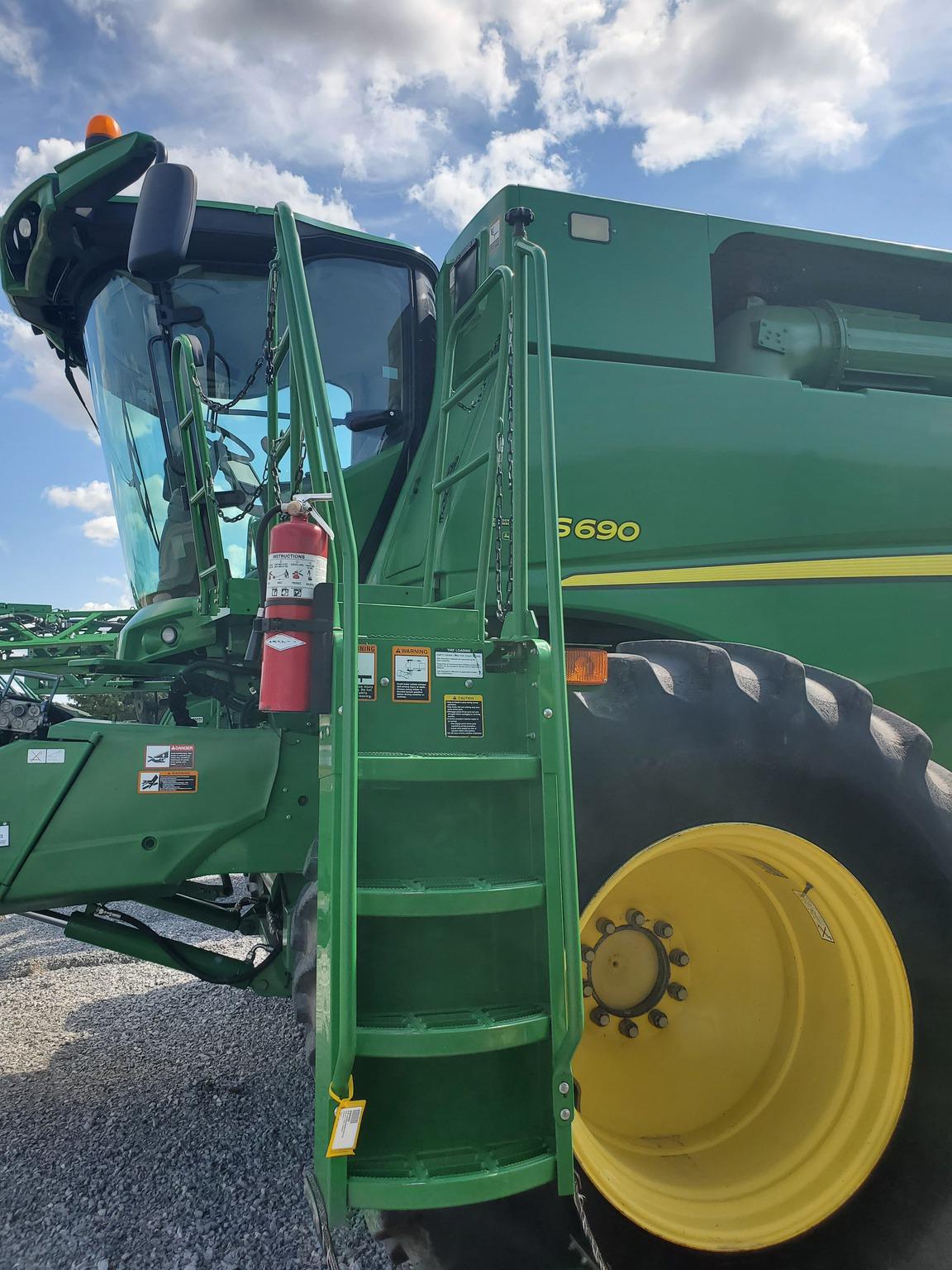 2013 John Deere S690