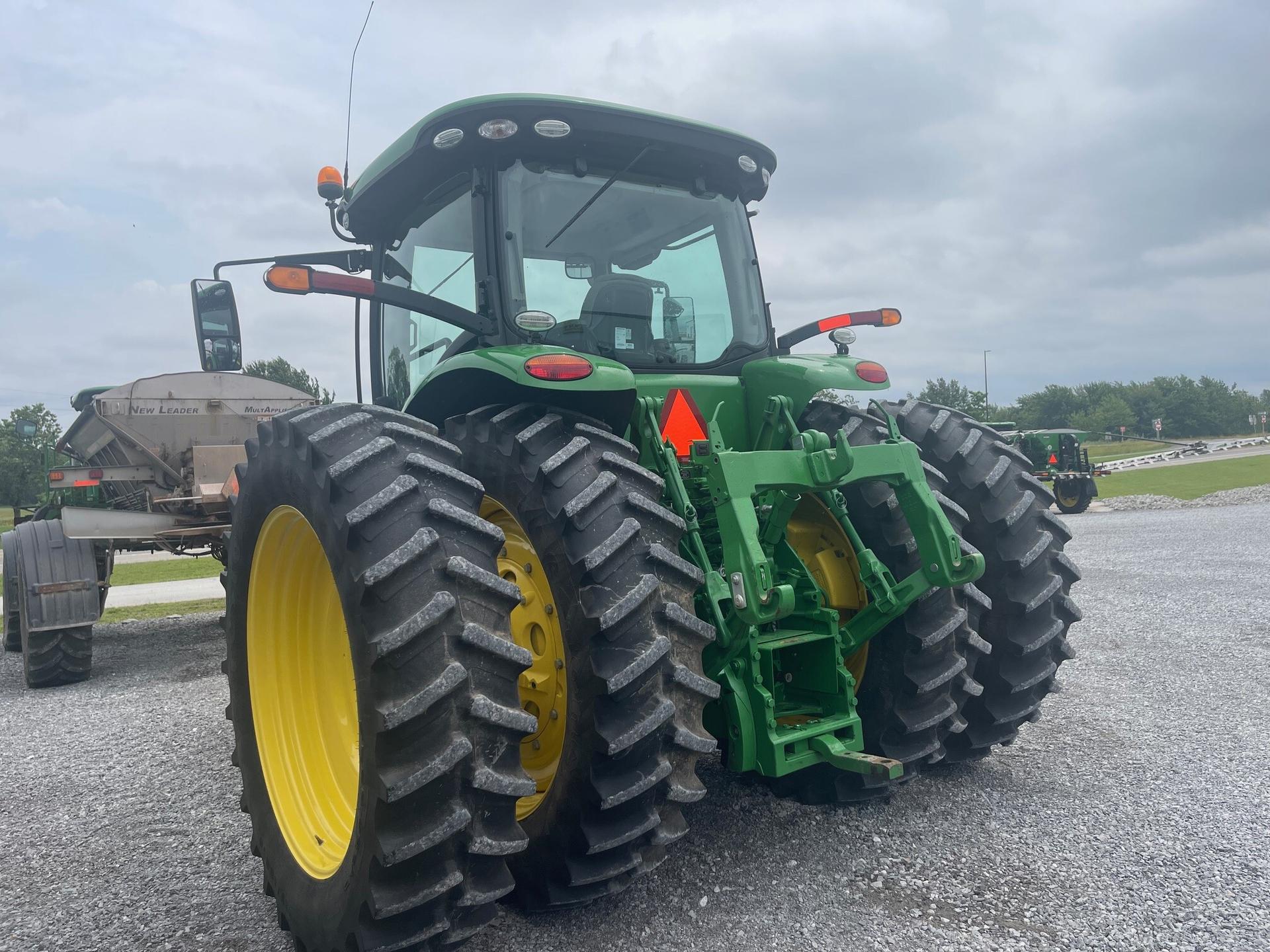 2019 John Deere 8245R