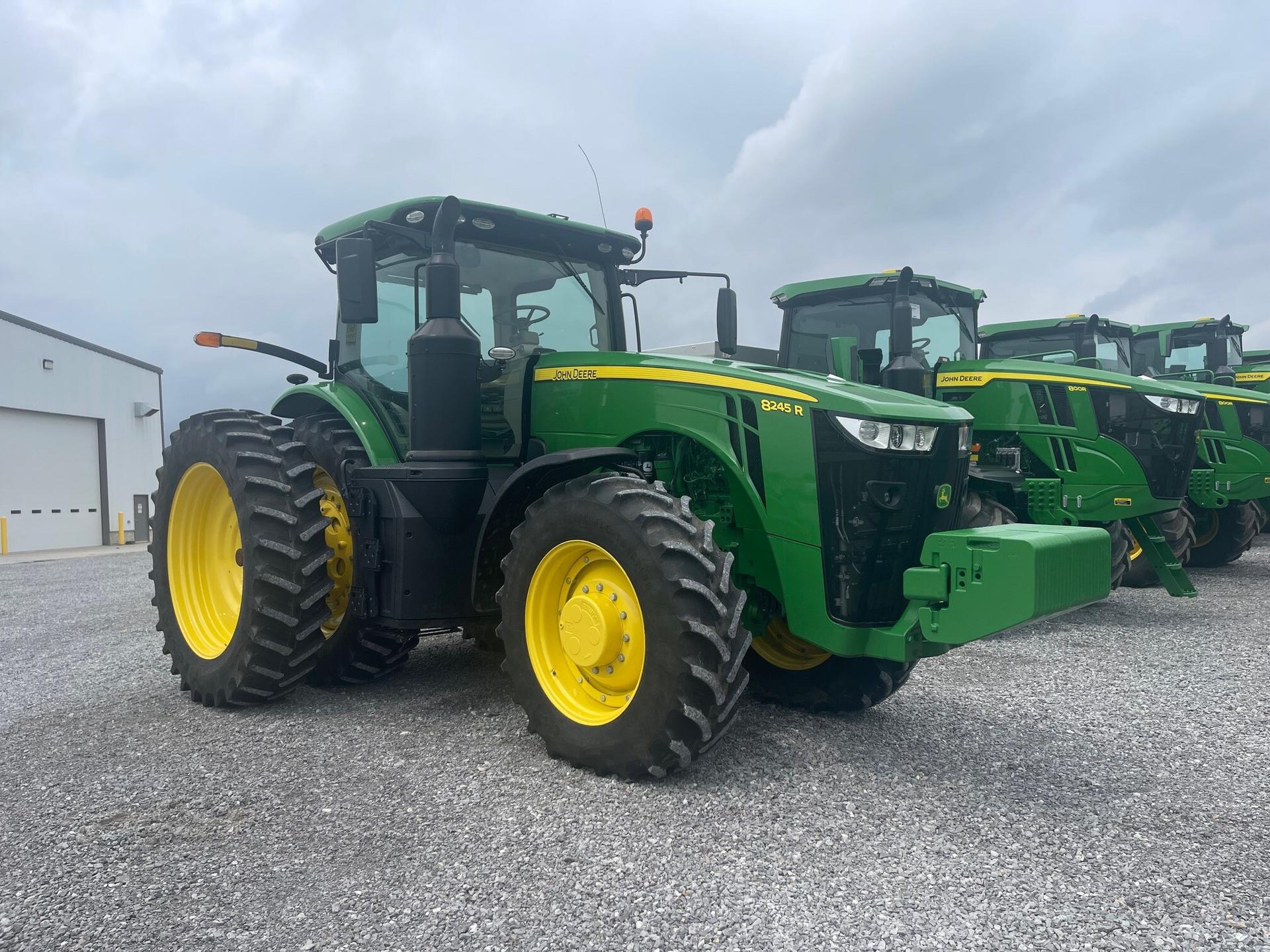 2019 John Deere 8245R