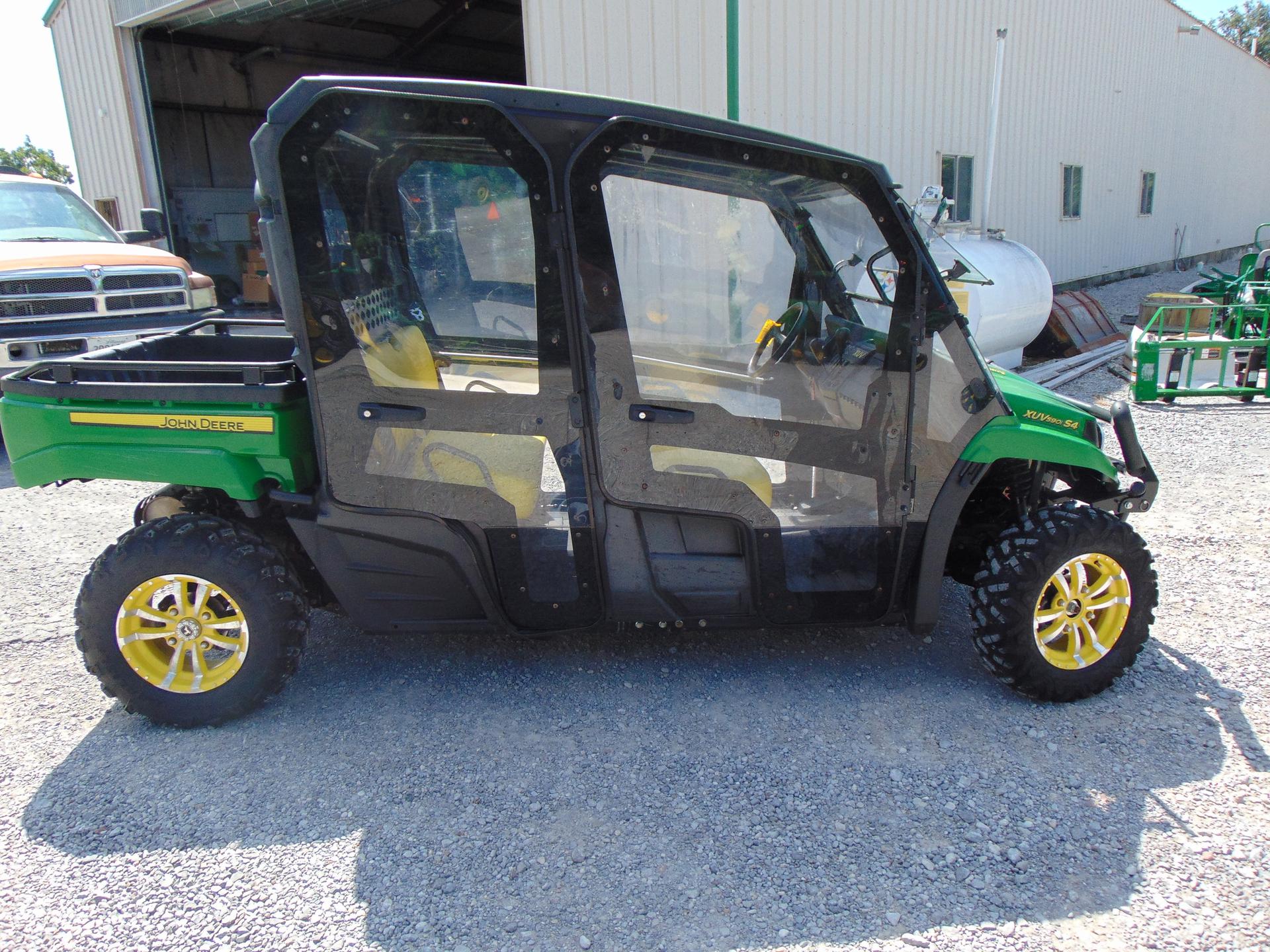 2017 John Deere XUV 590i