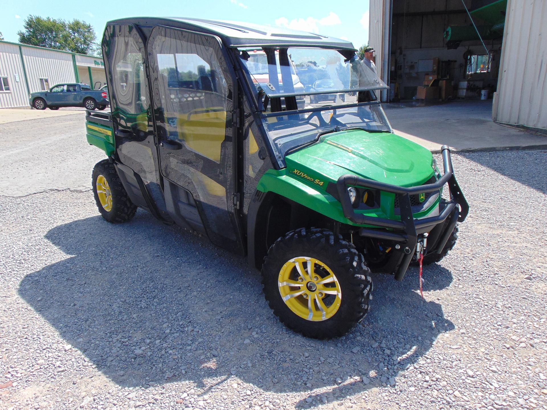 2017 John Deere XUV 590i