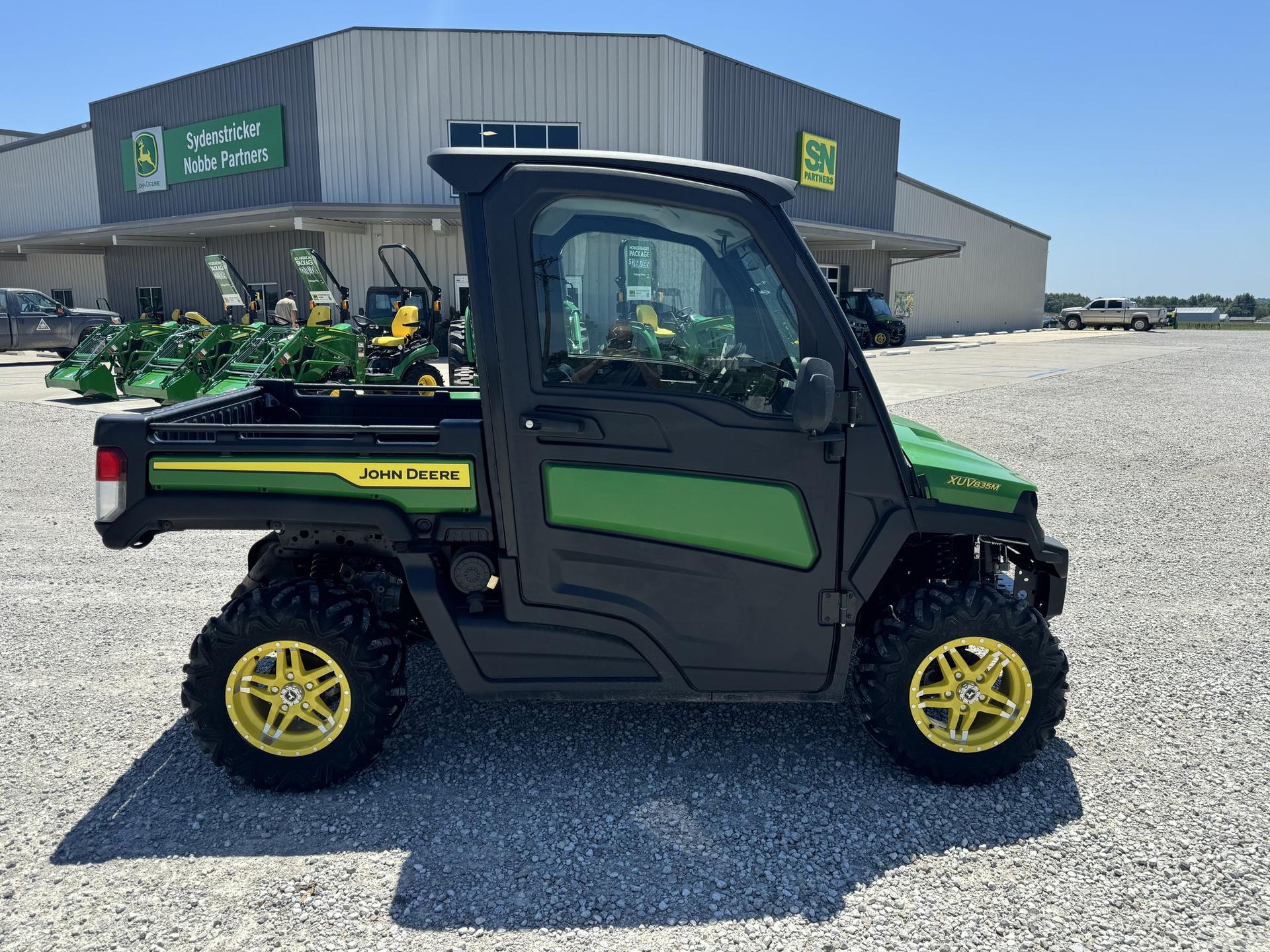 2023 John Deere XUV 835M