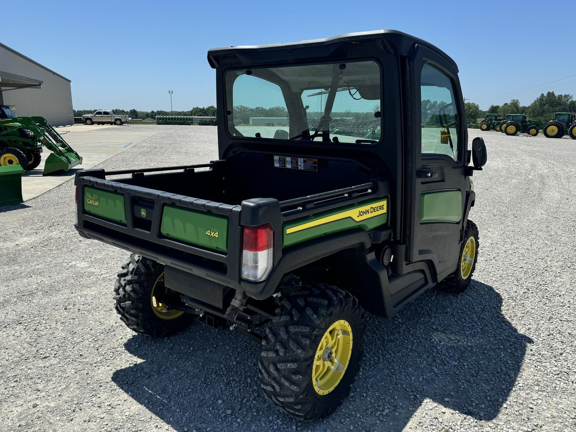 2023 John Deere XUV 835M