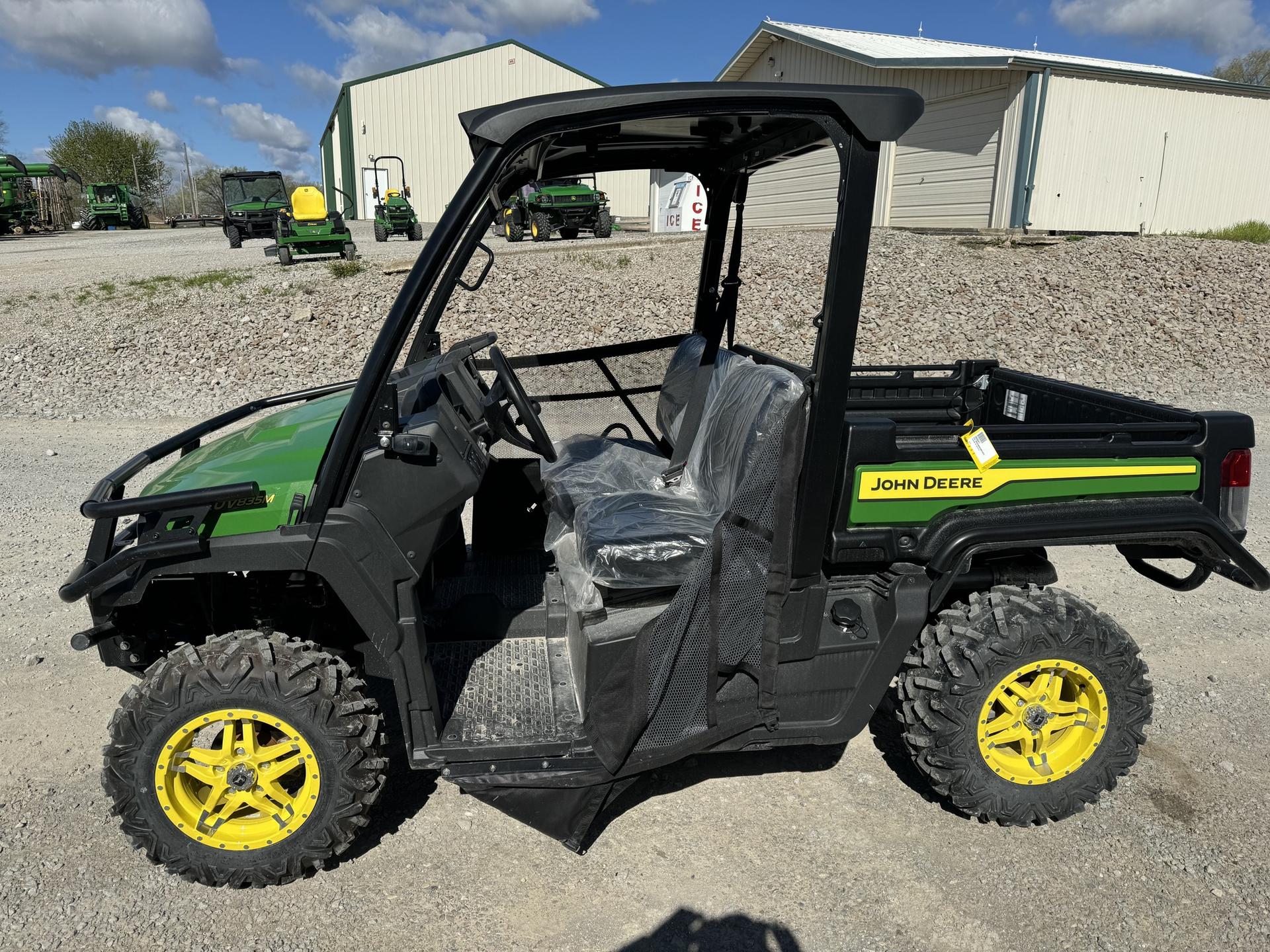 2024 John Deere XUV 835M Image