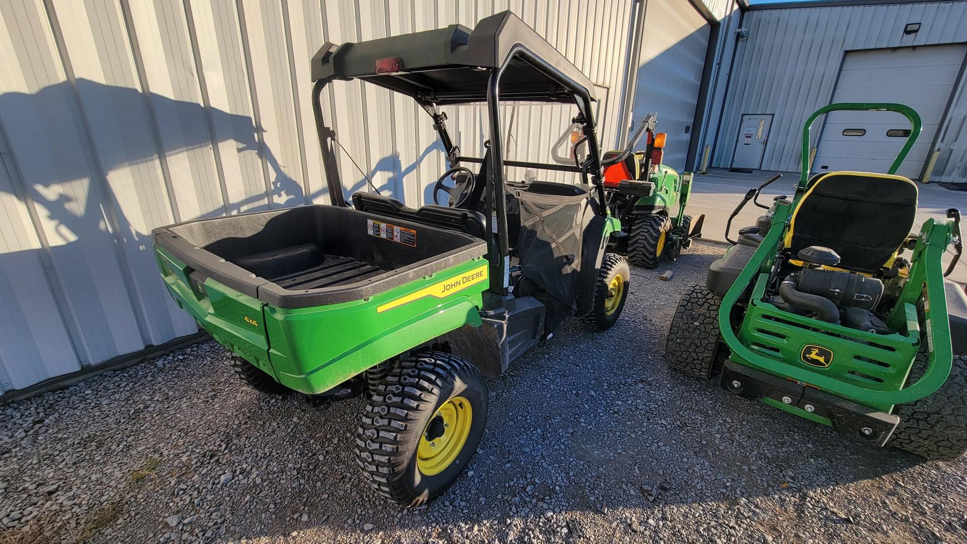 2023 John Deere XUV 590M