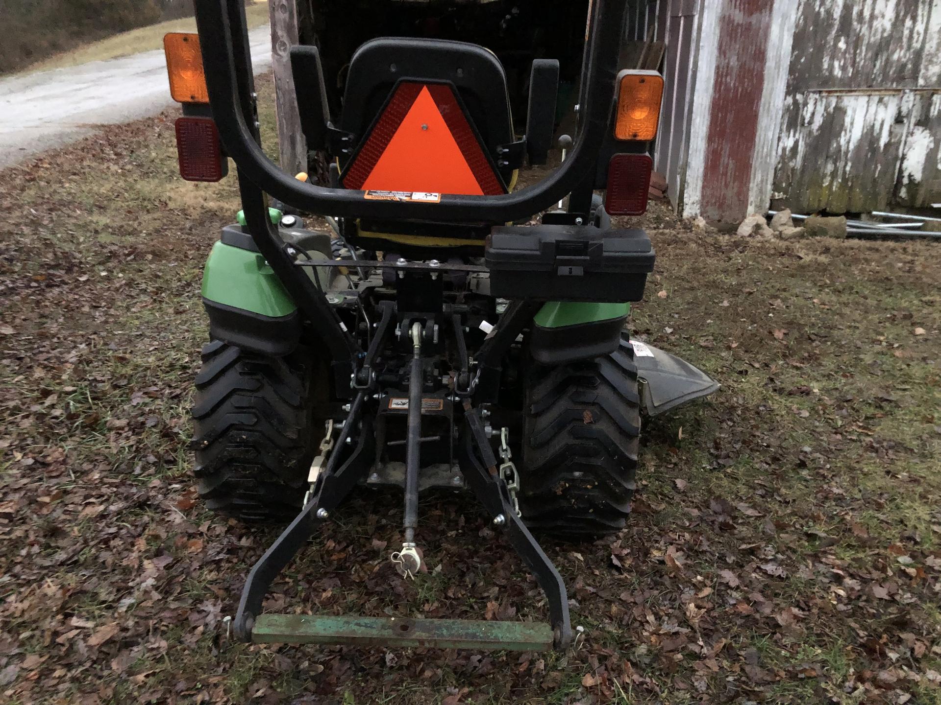 2015 John Deere 1025R Image