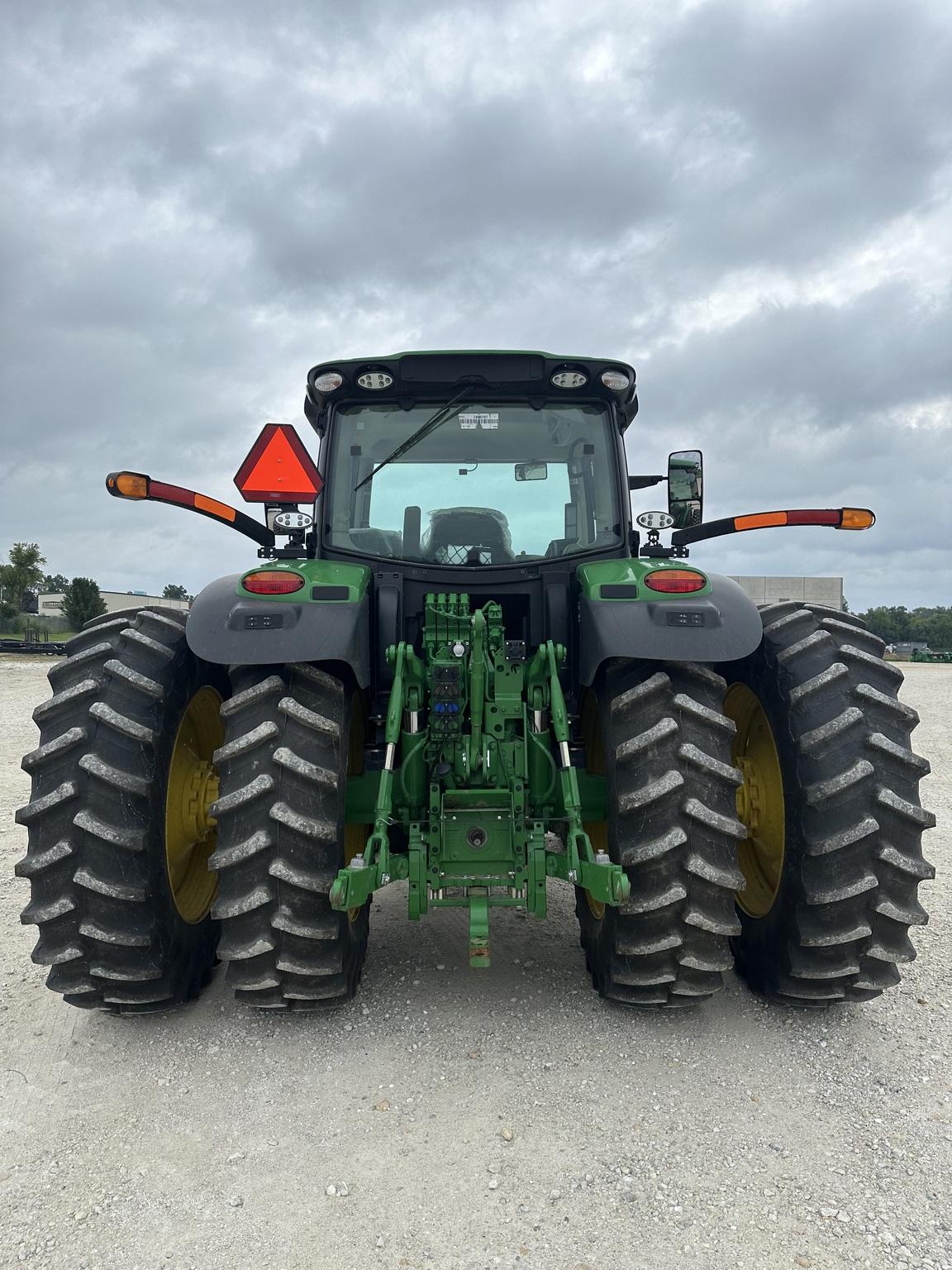 2023 John Deere 6R 155