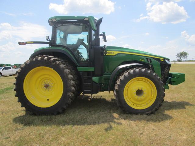 2023 John Deere 8R 340