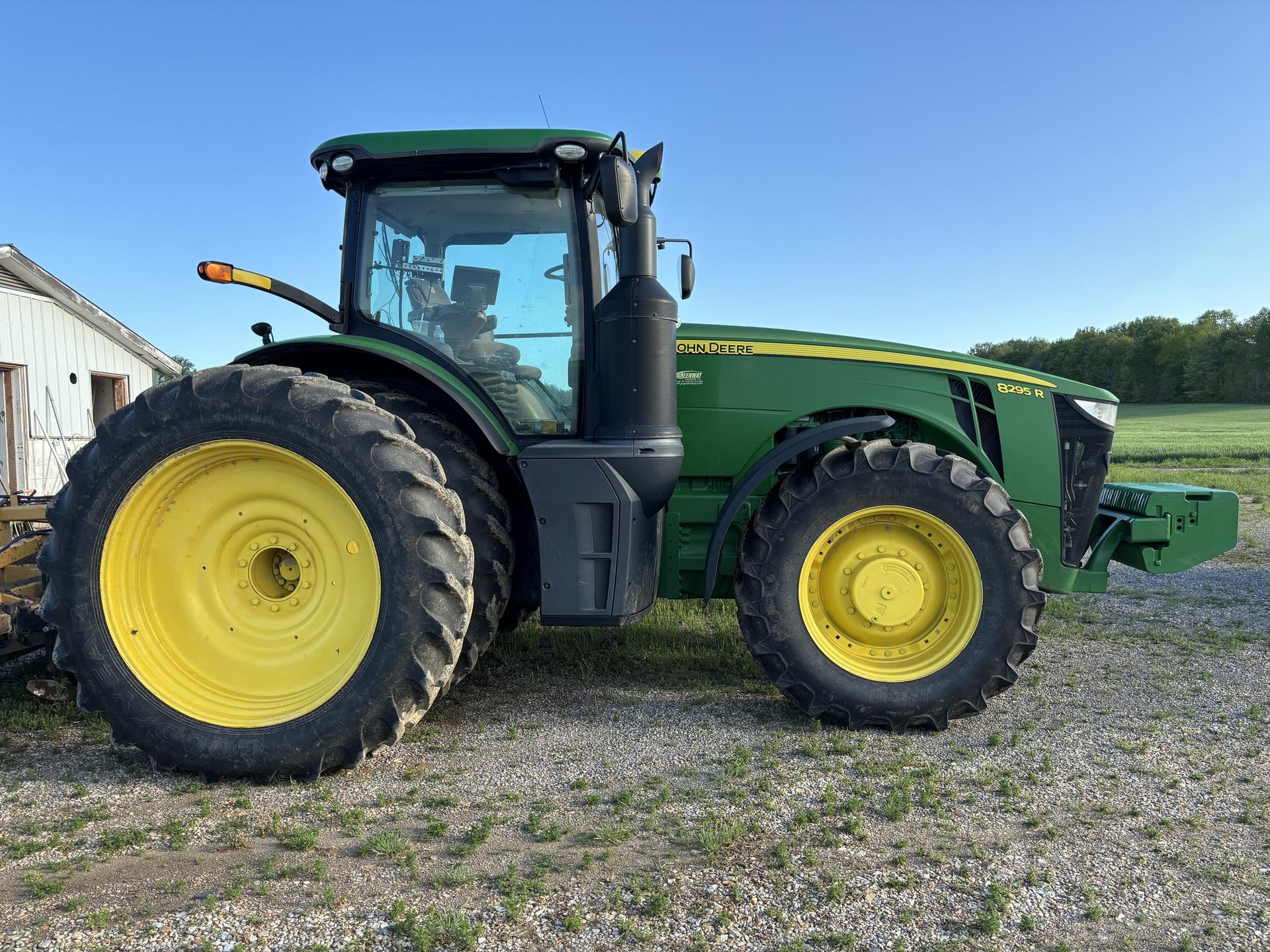 2016 John Deere 8295R