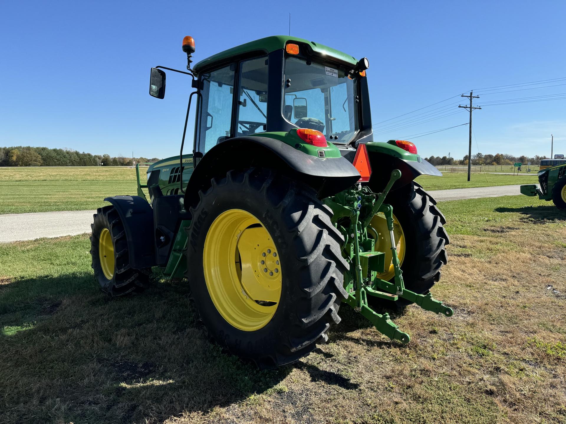 2019 John Deere 6110M