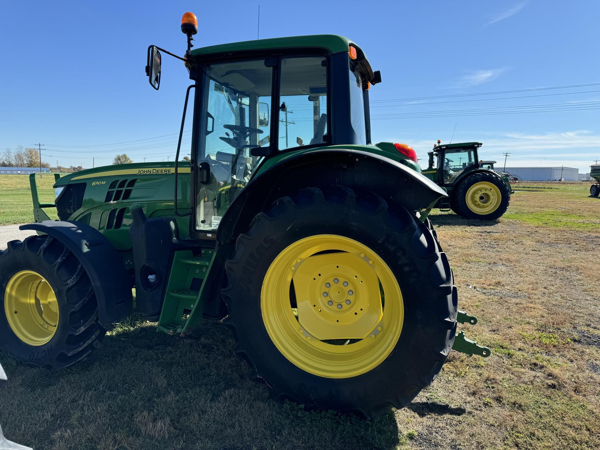 2019 John Deere 6110M