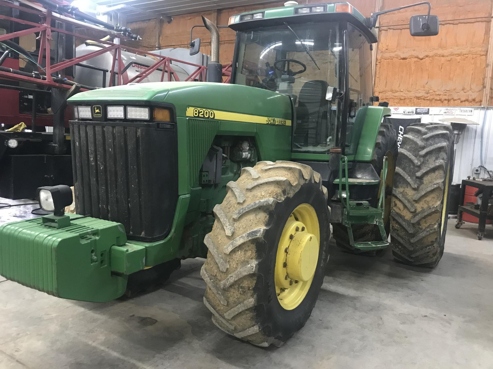 1997 John Deere 8200