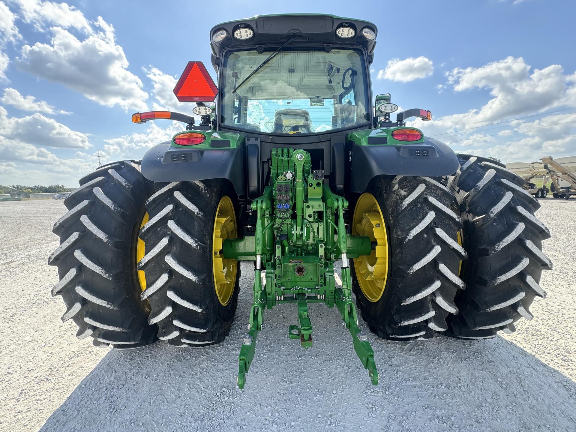 2023 John Deere 6R 155