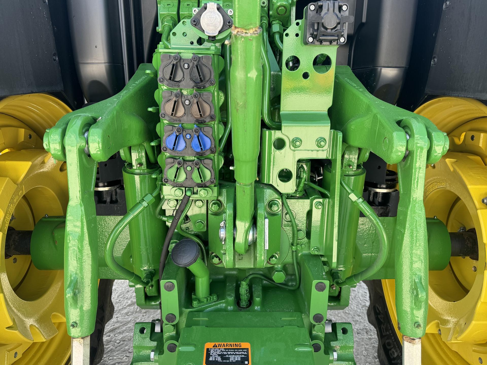 2023 John Deere 6R 155