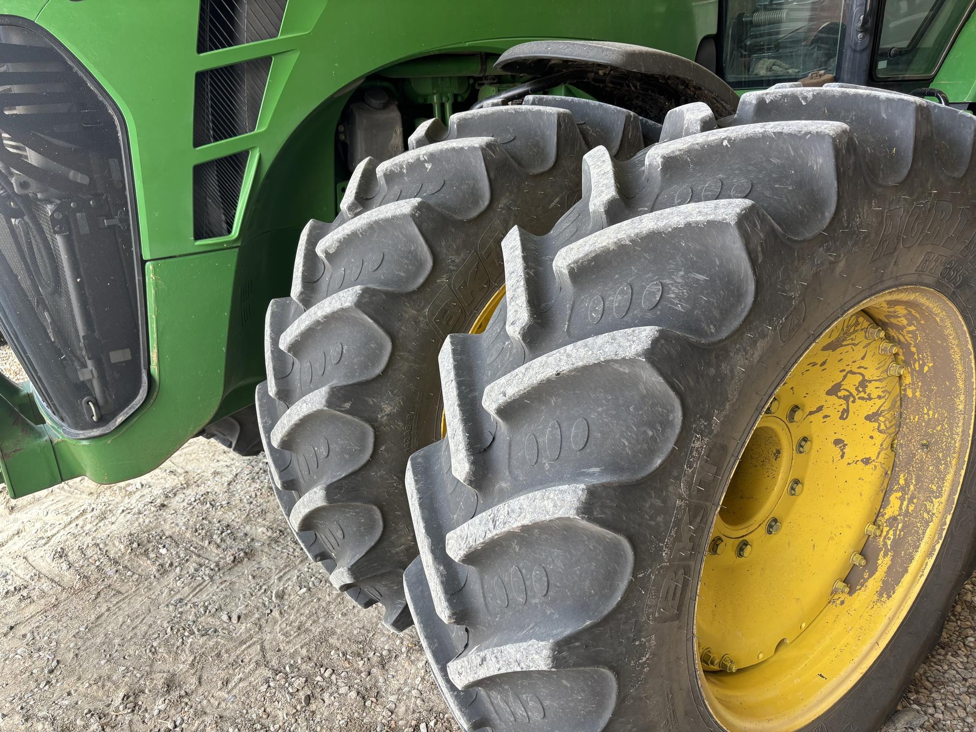 2010 John Deere 8320R 2010