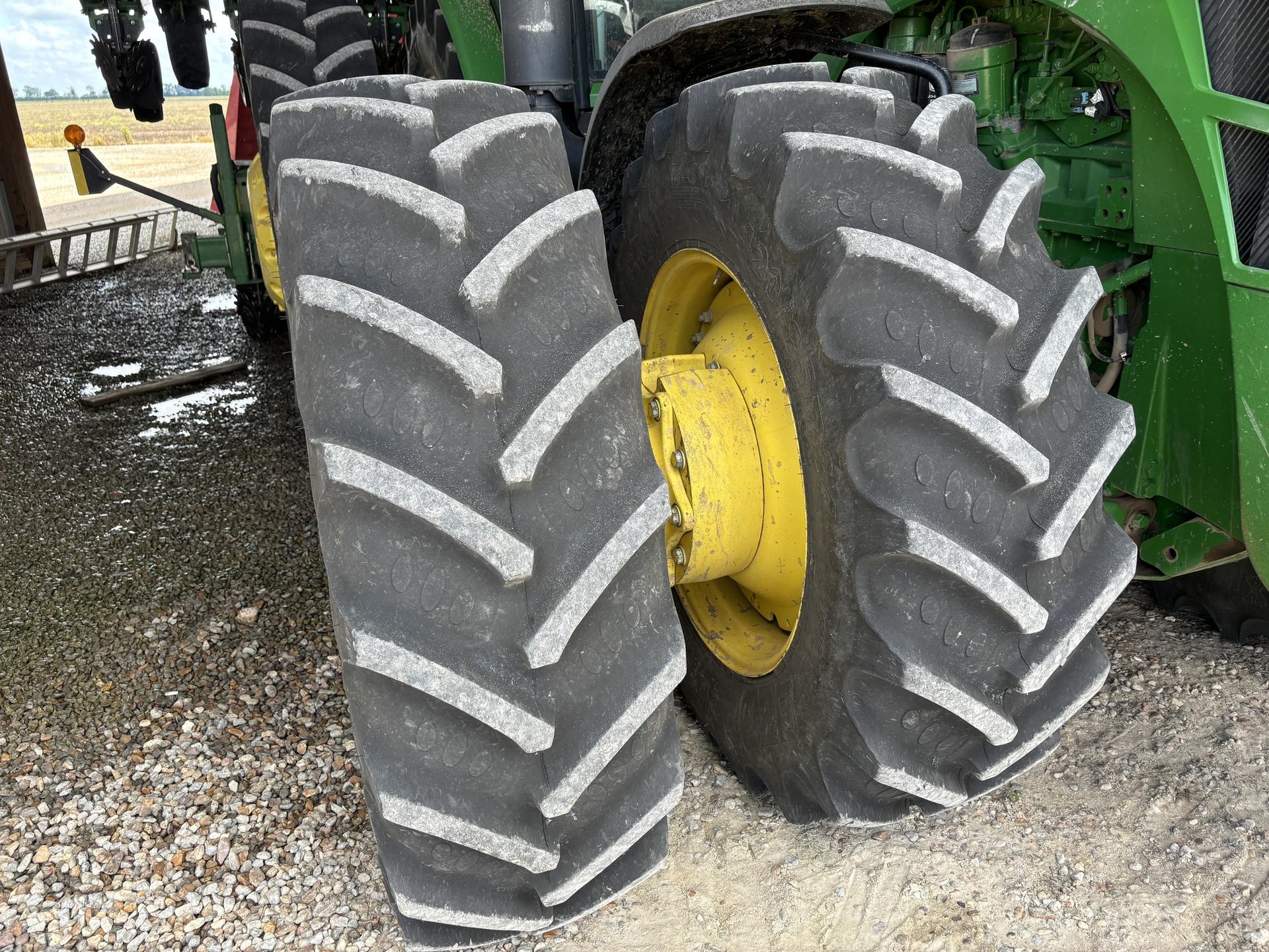 2010 John Deere 8320R 2010