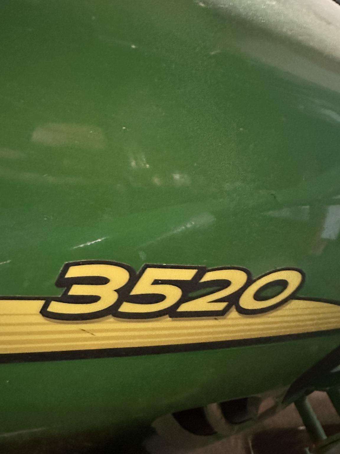 2009 John Deere 3520