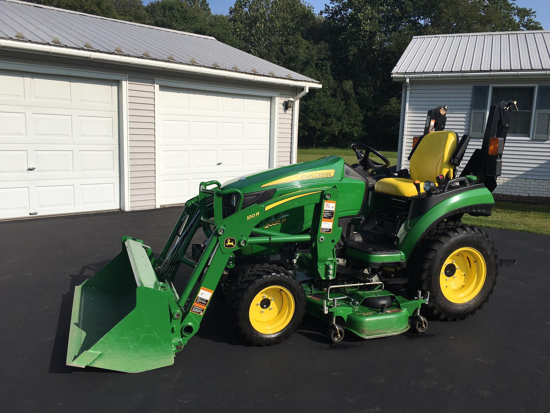 2019 John Deere 2025R