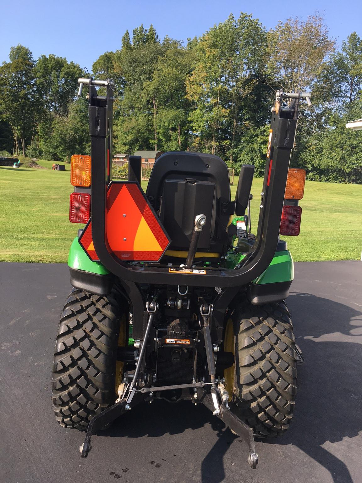 2019 John Deere 2025R