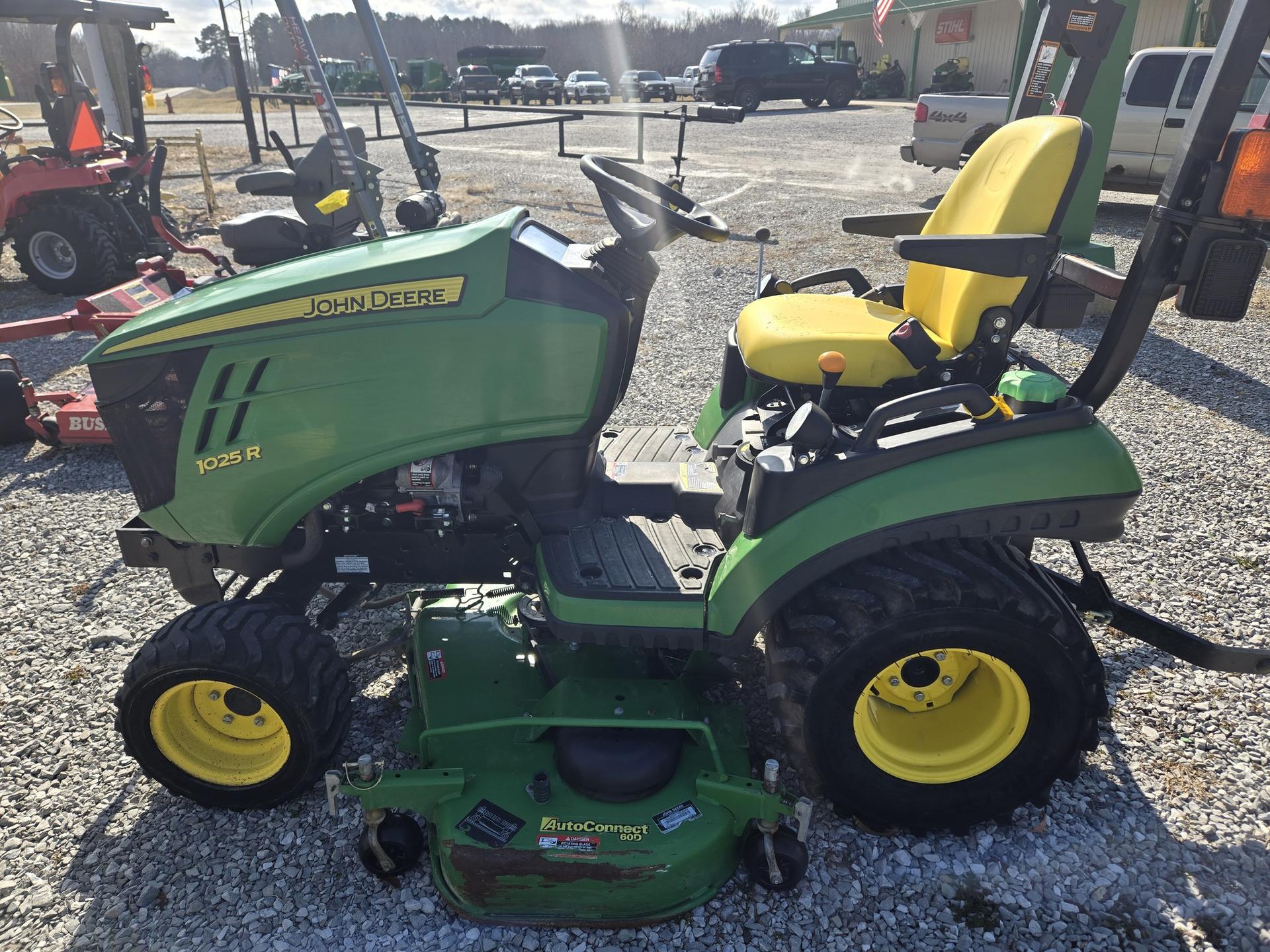 2014 John Deere 1025R Image