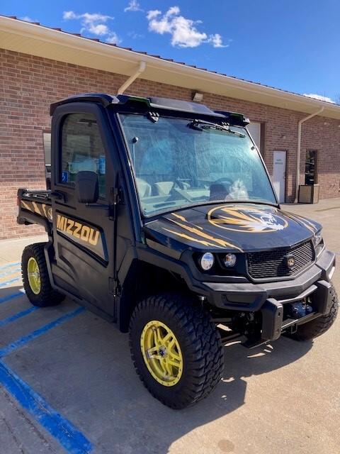 2023 John Deere XUV 835R