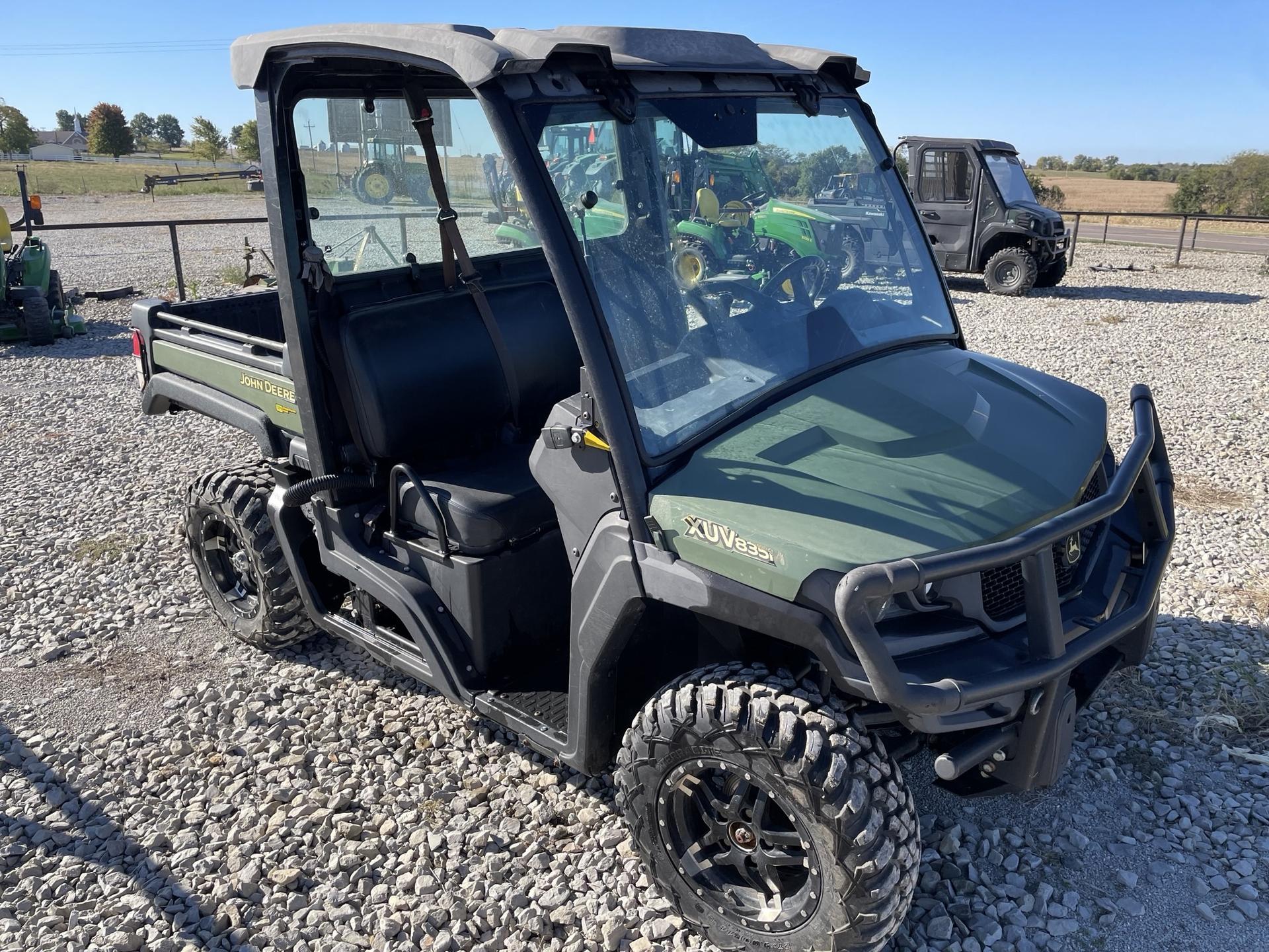 2018 John Deere XUV 835M Image